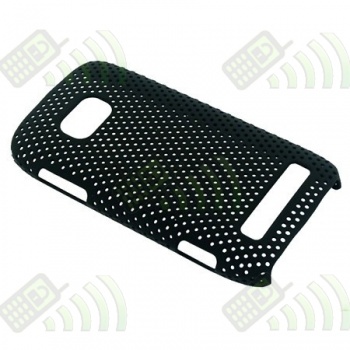 Funda R&iacute;gida Nokia 710 Negro Perforada