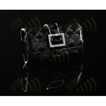 Funda solapa con hebilla en diamantes, Negro Brillo Funda solapa con hebilla en diamantes, Negro Brillo